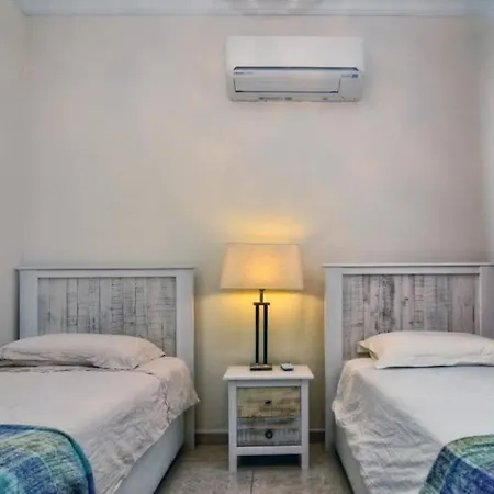 Medea - 3-br Private Retreat With Pool & Terrace * Полис