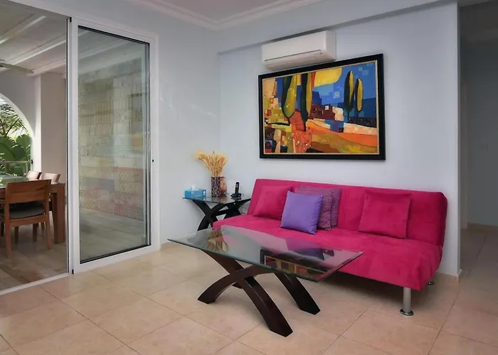 Medea - 3-br Private Retreat With Pool & Terrace 別荘 *