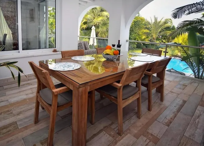 Medea - 3-br Private Retreat With Pool & Terrace Holiday home