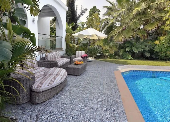 Medea - 3-br Private Retreat With Pool & Terrace 別荘